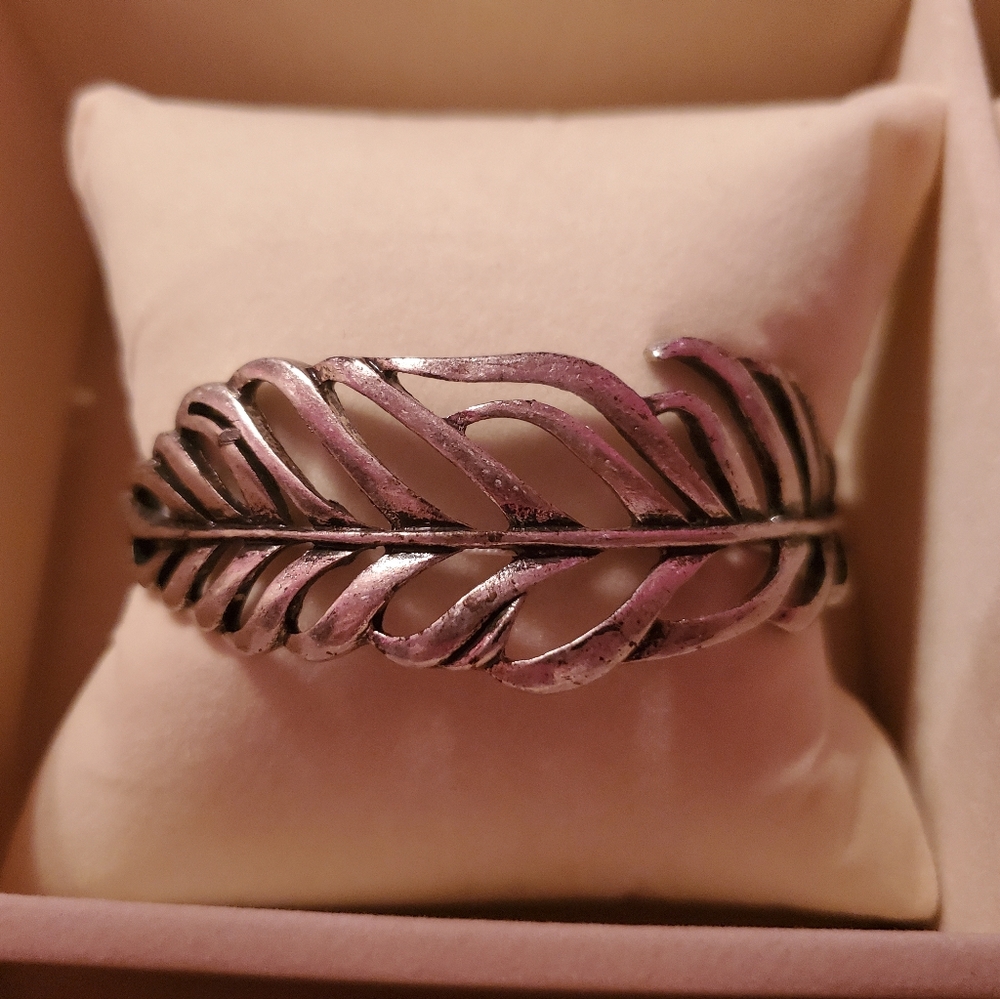 Large Leaf Bracelet